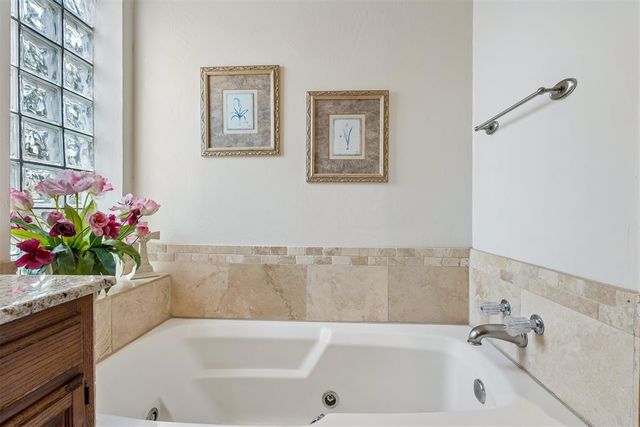 900 Carfax Road, Edmond, OK 73034