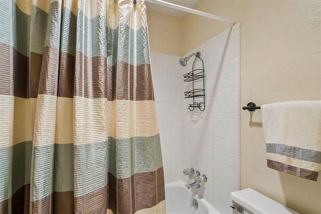 900 Carfax Road, Edmond, OK 73034