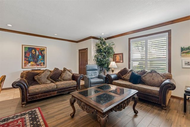 900 Carfax Road, Edmond, OK 73034