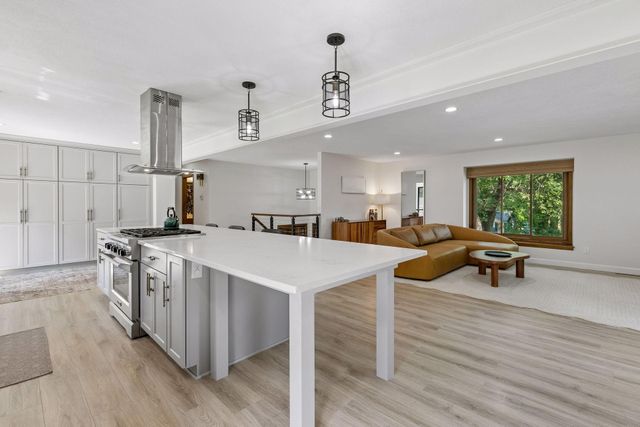 1544 Mccarthy Road, Eagan, MN 55121