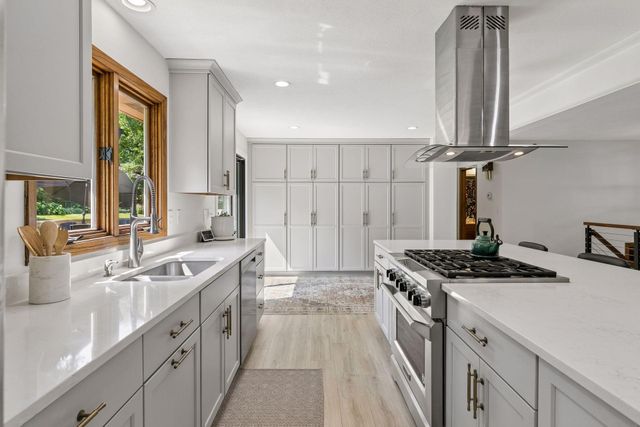 1544 Mccarthy Road, Eagan, MN 55121