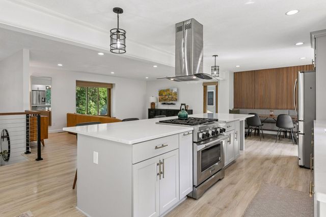 1544 Mccarthy Road, Eagan, MN 55121