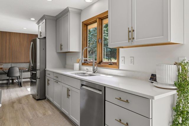 1544 Mccarthy Road, Eagan, MN 55121