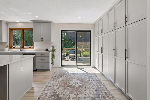 1544 Mccarthy Road, Eagan, MN 55121