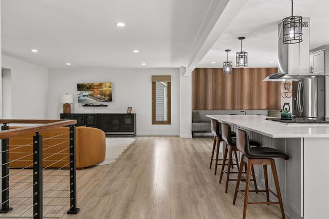 1544 Mccarthy Road, Eagan, MN 55121