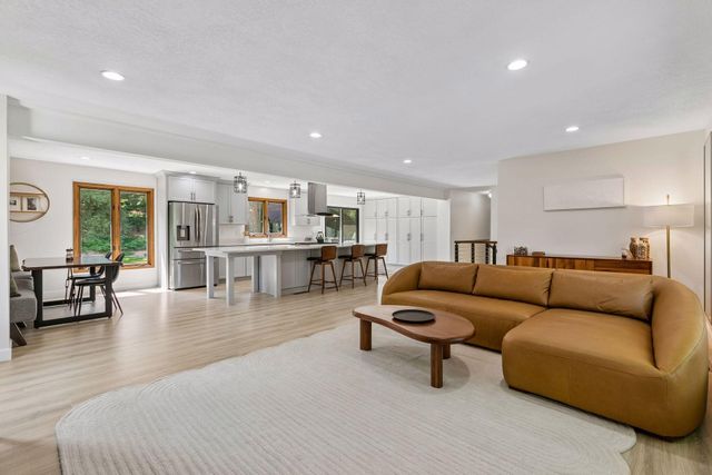 1544 Mccarthy Road, Eagan, MN 55121