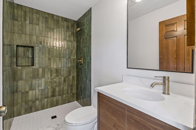 1544 Mccarthy Road, Eagan, MN 55121
