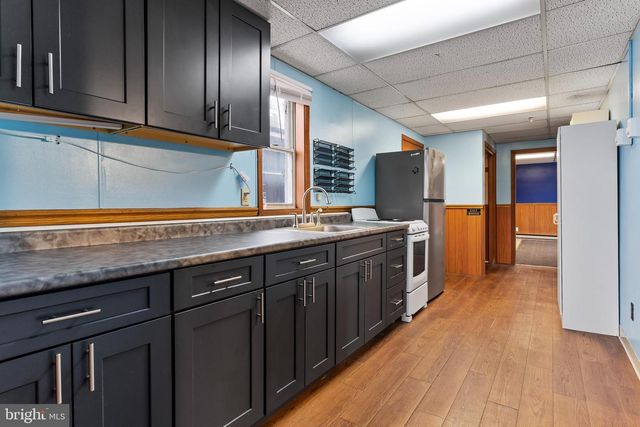 300-302 MARKET ST, Lemoyne, PA 17043