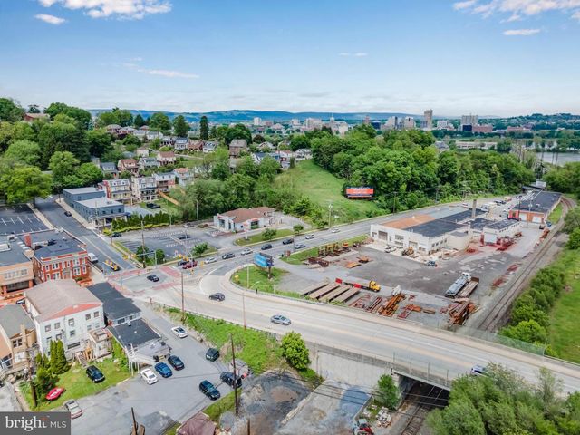 300-302 MARKET ST, Lemoyne, PA 17043