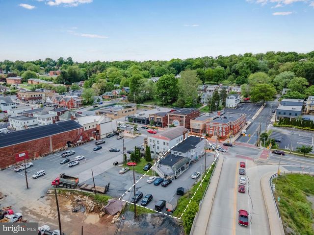 300-302 MARKET ST, Lemoyne, PA 17043