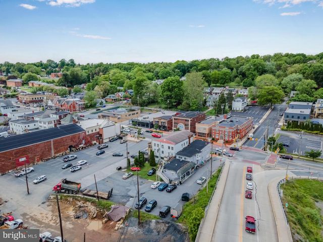 300-302 MARKET ST, Lemoyne, PA 17043