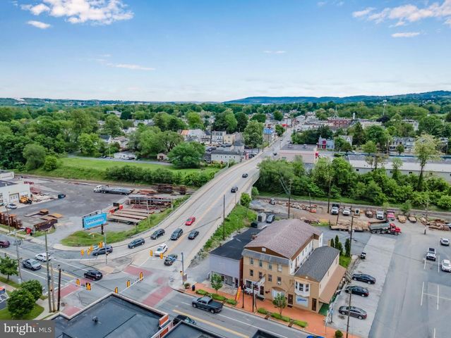 300-302 MARKET ST, Lemoyne, PA 17043