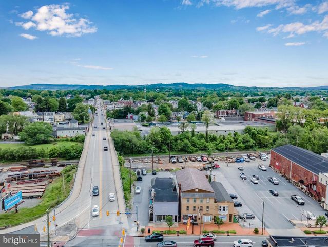 300-302 MARKET ST, Lemoyne, PA 17043