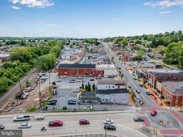 300-302 MARKET ST, Lemoyne, PA 17043