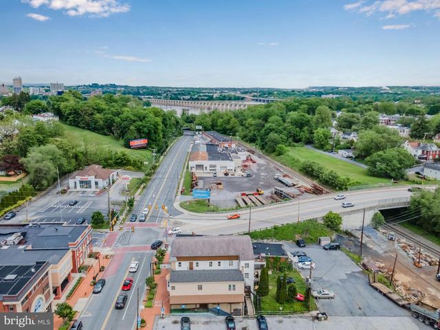 300-302 MARKET ST, Lemoyne, PA 17043