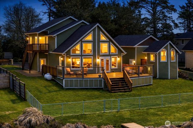 503 Duck Lake Drive SE, Ocean Shores, WA 98569