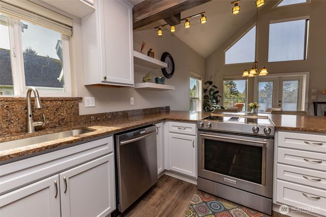 503 Duck Lake Drive SE, Ocean Shores, WA 98569