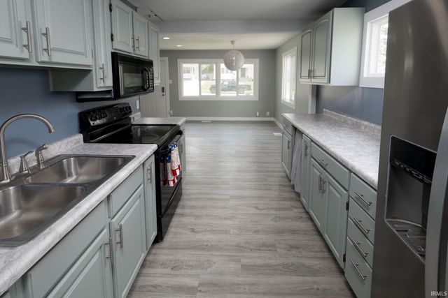 1917 Glenwood Avenue, Fort Wayne, IN 46805