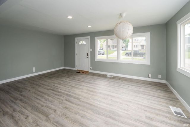 1917 Glenwood Avenue, Fort Wayne, IN 46805