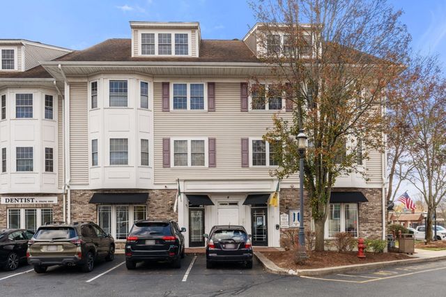 4 Forge Pond D, Canton, MA 02021