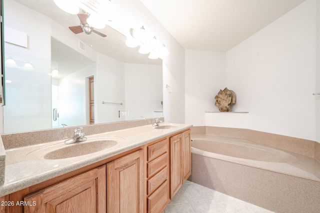 5350 E DEER VALLEY Drive 1238, Phoenix, AZ 85054