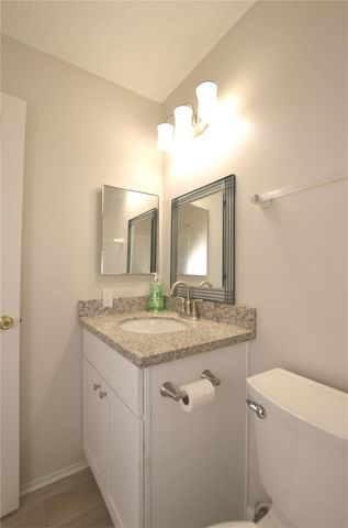 703 Flower Field Court, Pearland, TX 77584