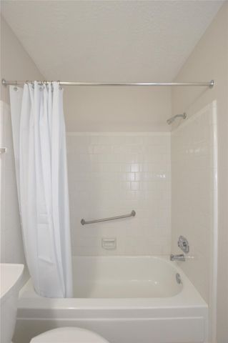 703 Flower Field Court, Pearland, TX 77584