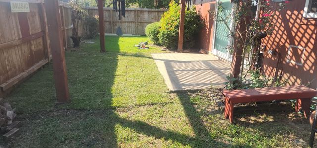 703 Flower Field Court, Pearland, TX 77584