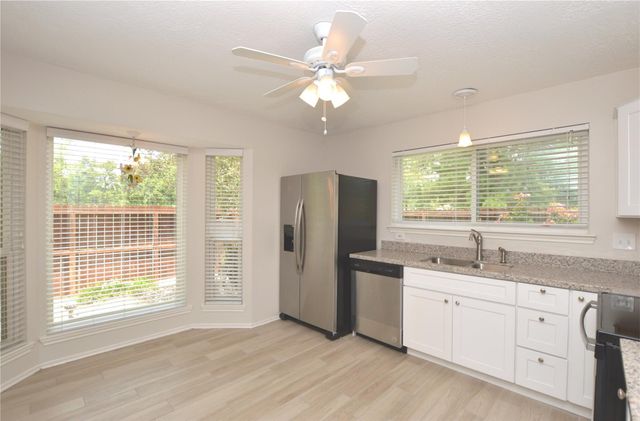 703 Flower Field Court, Pearland, TX 77584