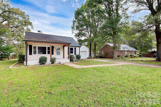 5726 Oak Drive, Charlotte, NC 28216