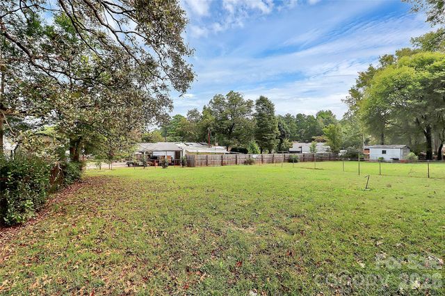 5726 Oak Drive, Charlotte, NC 28216