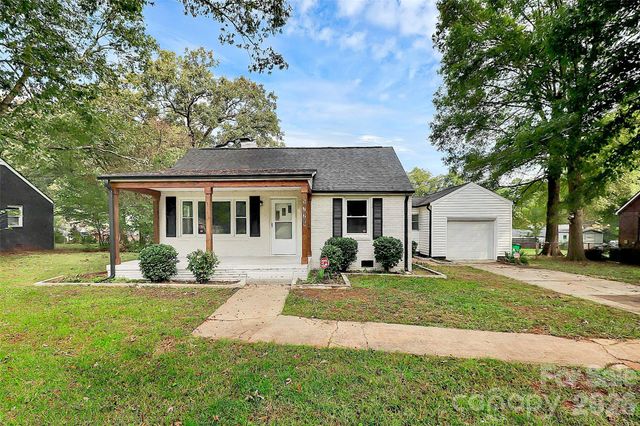 5726 Oak Drive, Charlotte, NC 28216