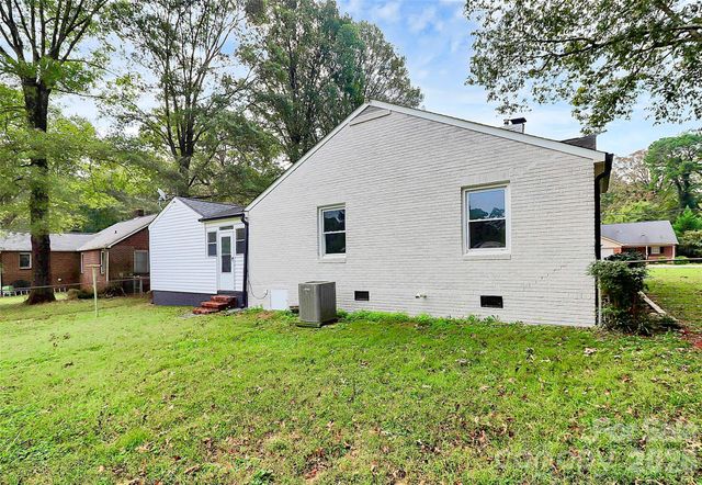 5726 Oak Drive, Charlotte, NC 28216