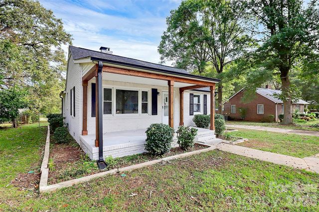 5726 Oak Drive, Charlotte, NC 28216