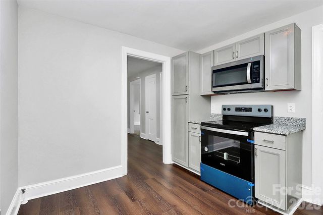 5726 Oak Drive, Charlotte, NC 28216