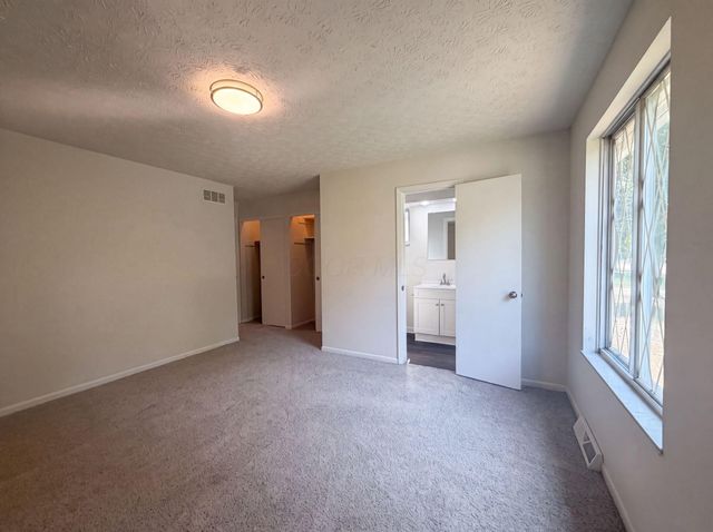 5129 Etna Road, Whitehall, OH 43213