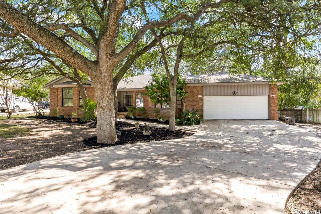 20008 HICKORY BND, Garden Ridge, TX 78266