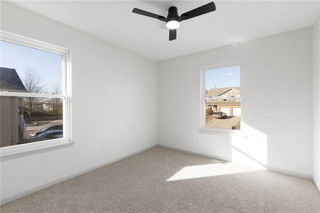 719 SE London Way, Lee's Summit, MO 64081