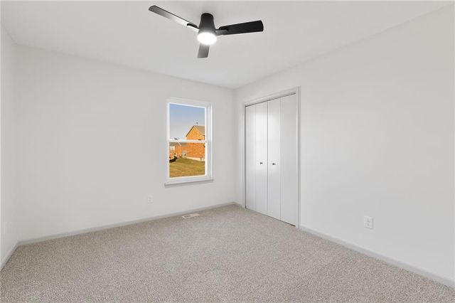 719 SE London Way, Lee's Summit, MO 64081