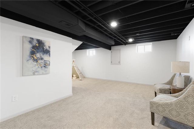 719 SE London Way, Lee's Summit, MO 64081