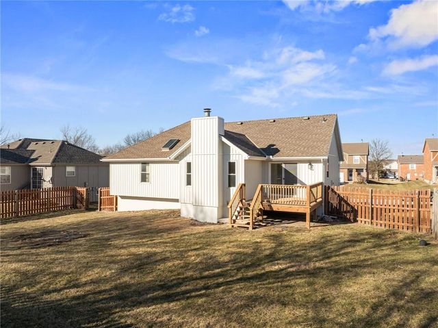 719 SE London Way, Lee's Summit, MO 64081
