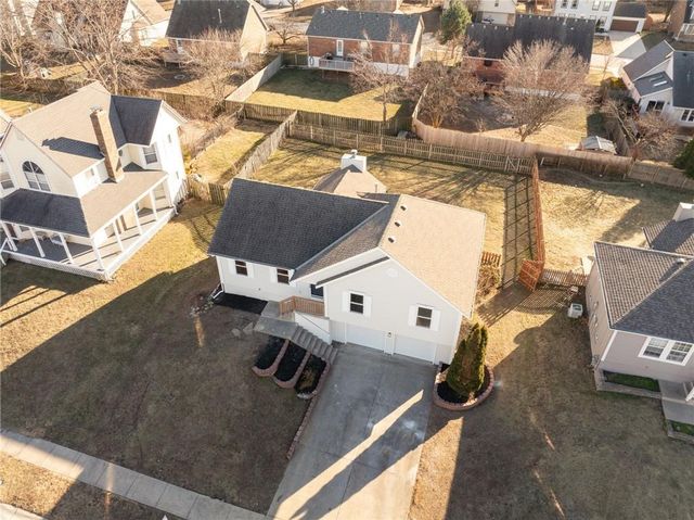 719 SE London Way, Lee's Summit, MO 64081