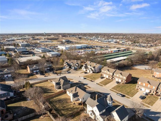 719 SE London Way, Lee's Summit, MO 64081