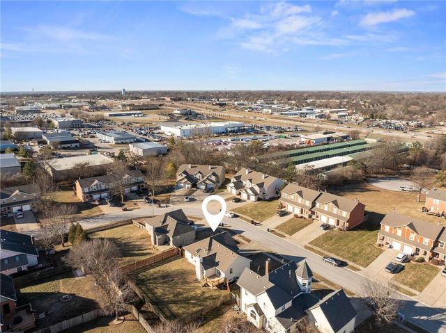 719 SE London Way, Lee's Summit, MO 64081