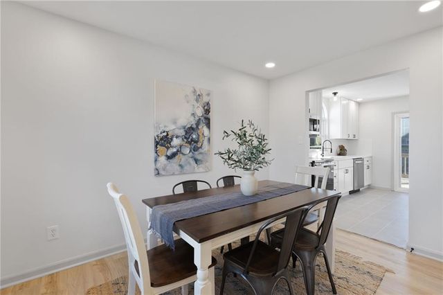 719 SE London Way, Lee's Summit, MO 64081