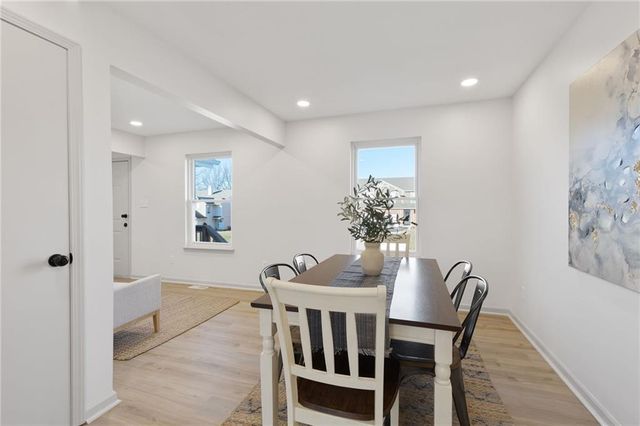 719 SE London Way, Lee's Summit, MO 64081