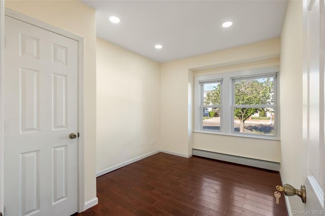 11014 194th Street, Saint Albans, NY 11412