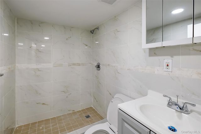11014 194th Street, Saint Albans, NY 11412