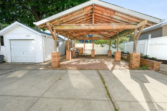 11014 194th Street, Saint Albans, NY 11412