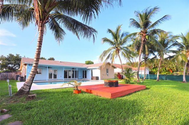 9480 NW 10th Street, Plantation, FL 33322
